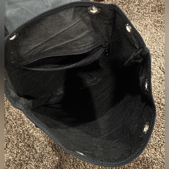 Brimuda Black Multi-Pocket Convertible Bucket Style Backpack/Sling Bag; Medium - Picture 7 of 11